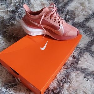Nike zoom gravity
